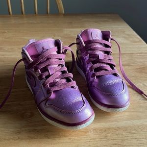 Nike Air Jordan 1 Mid SE GS Size 13 (Little Girl) Metallic Pink Rose
